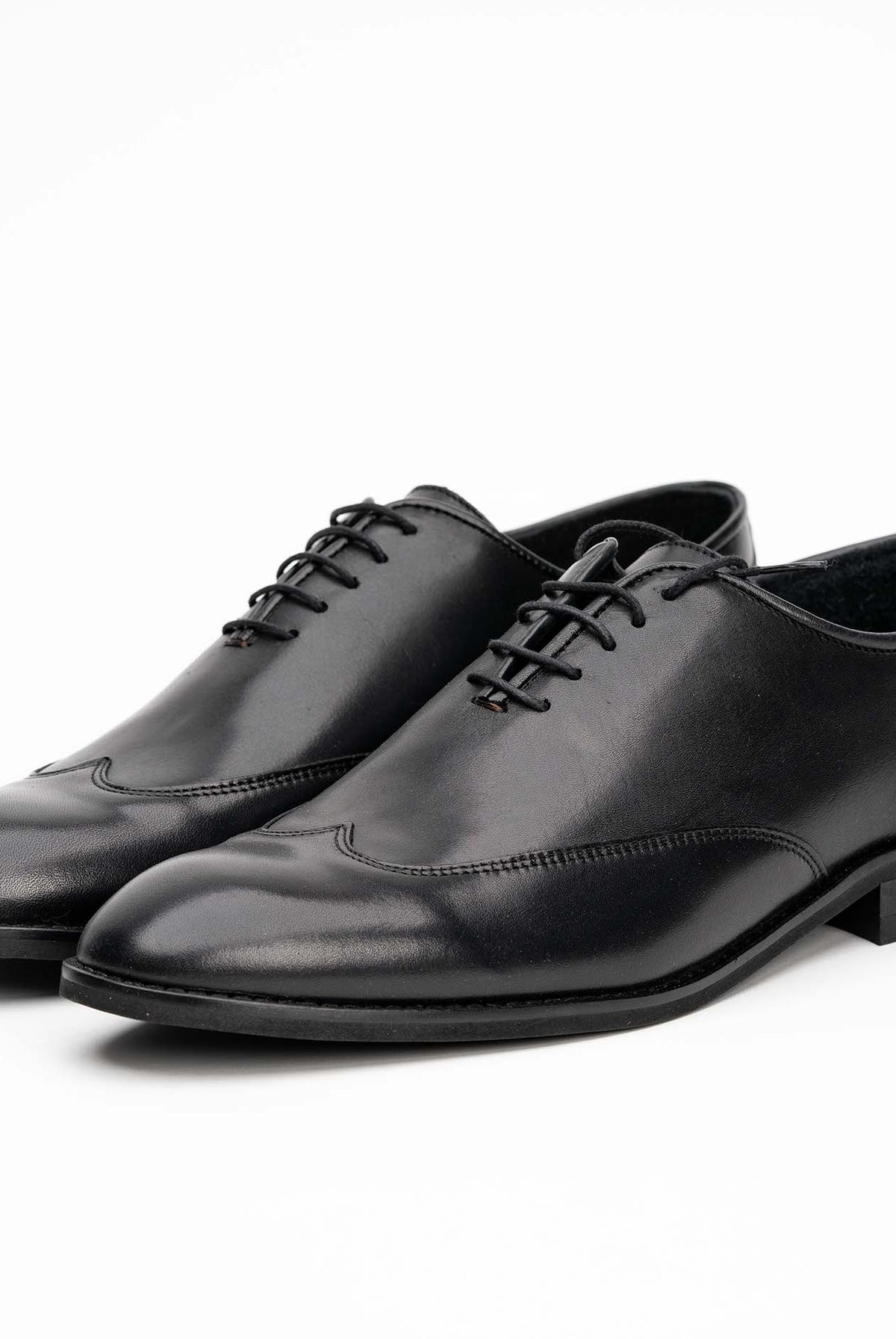 Pantofi negri din piele naturala 185