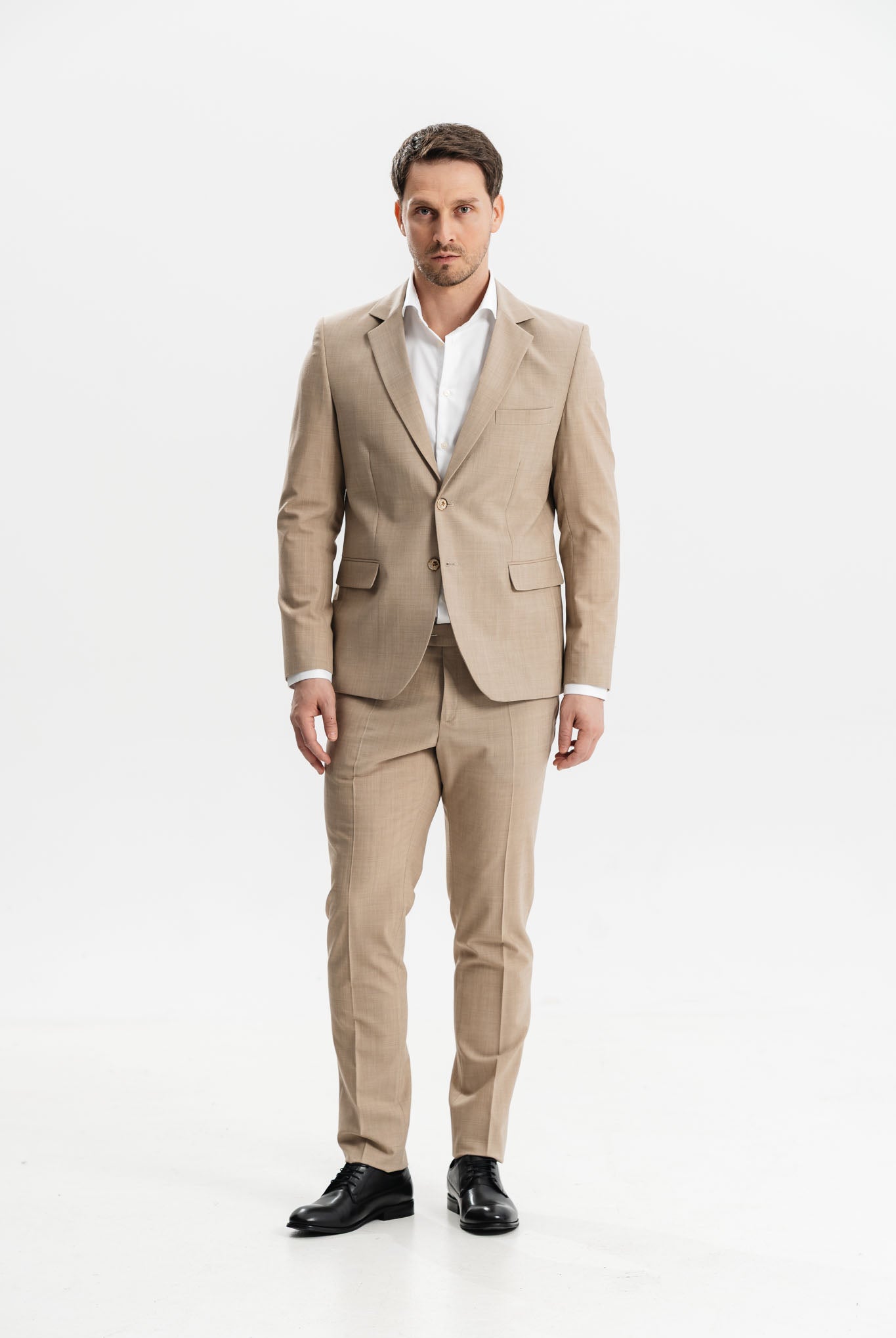 Costum bej slim