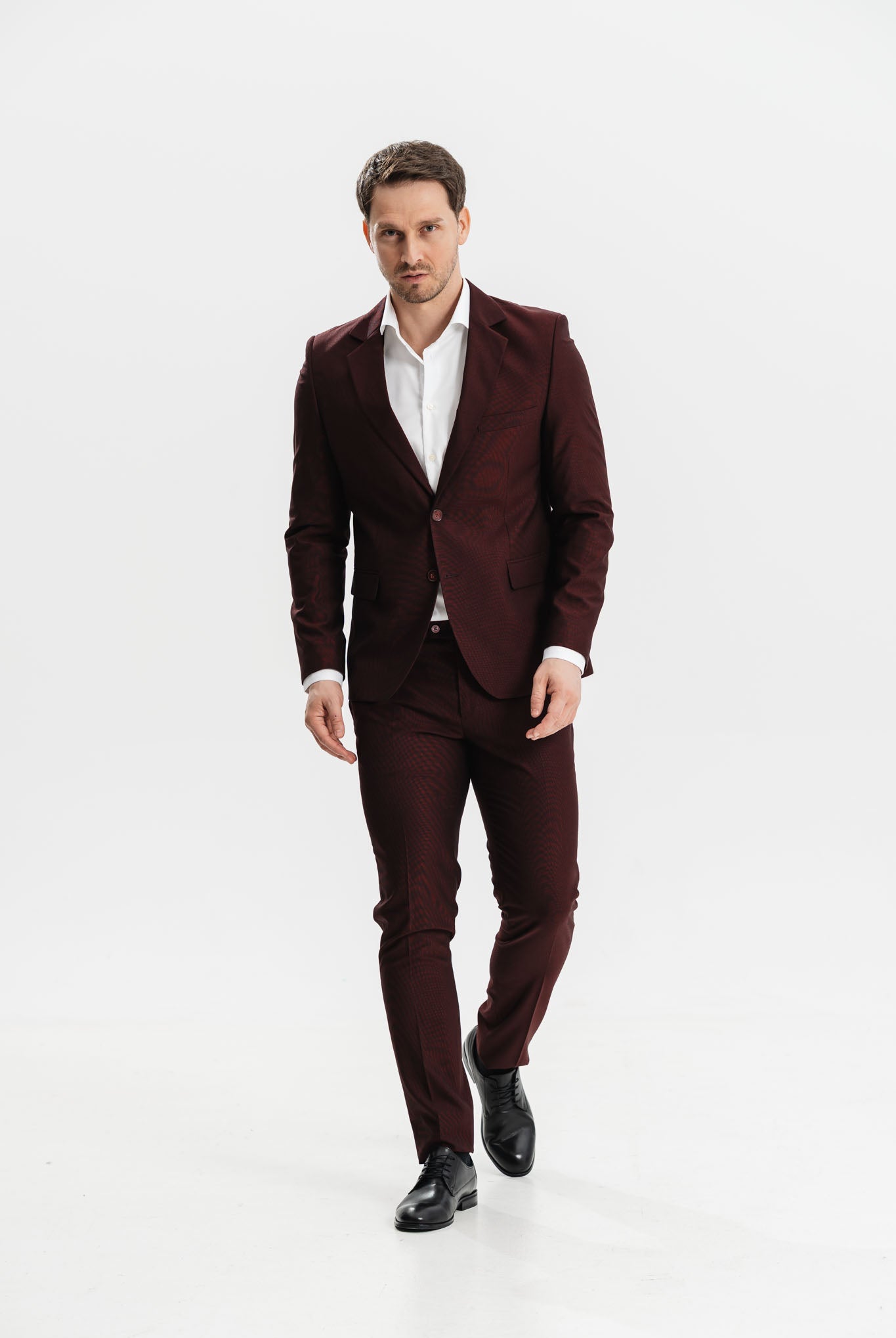 Costum visniu slim