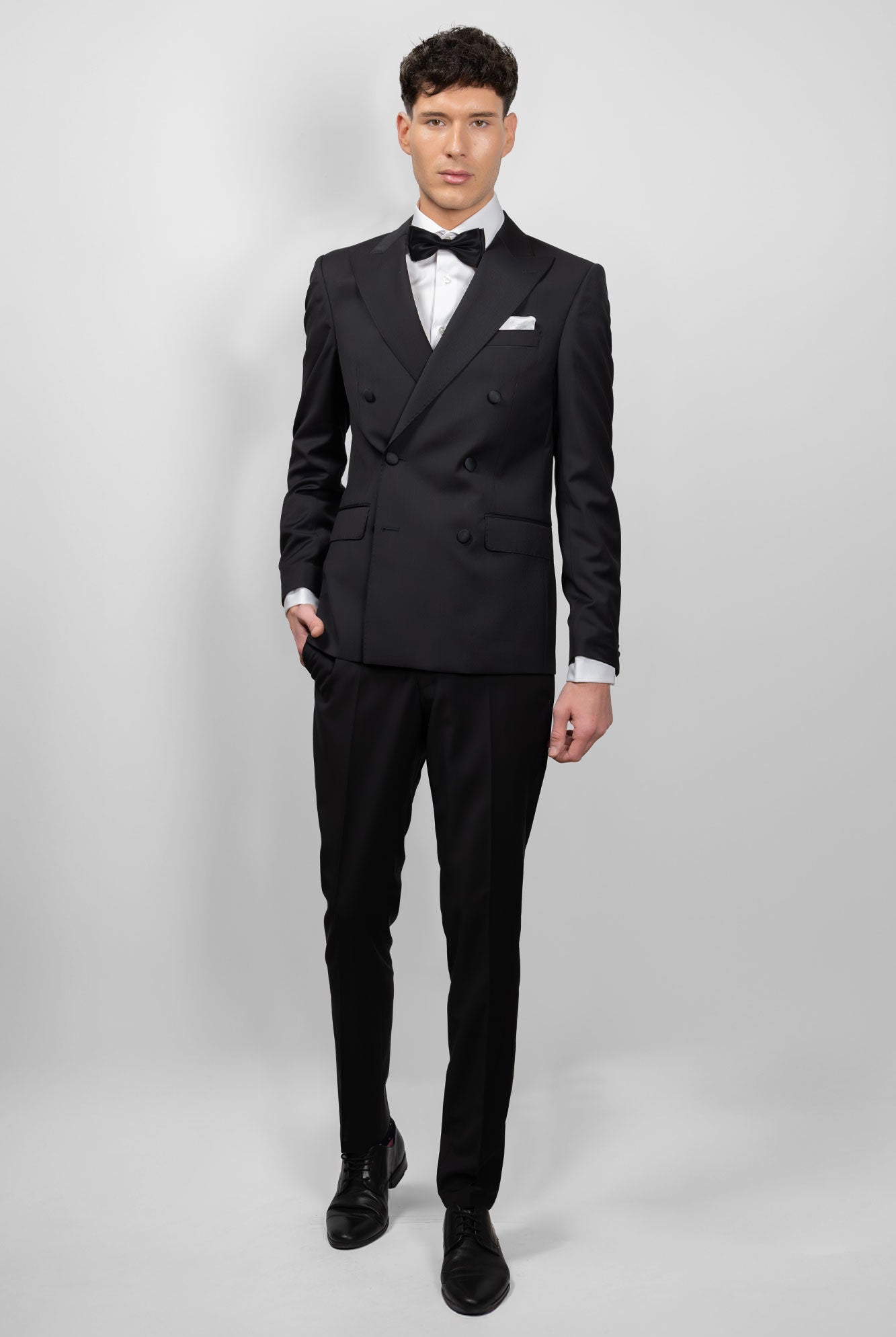 Costum smoking Simon Tux negru - detaliu revere satin