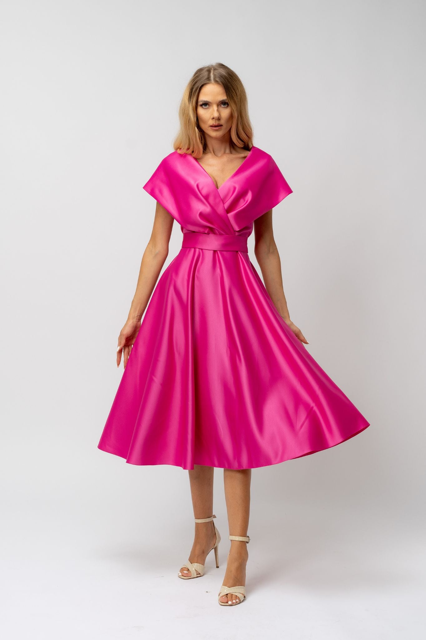 Rochie de ocazie Chic midi roz